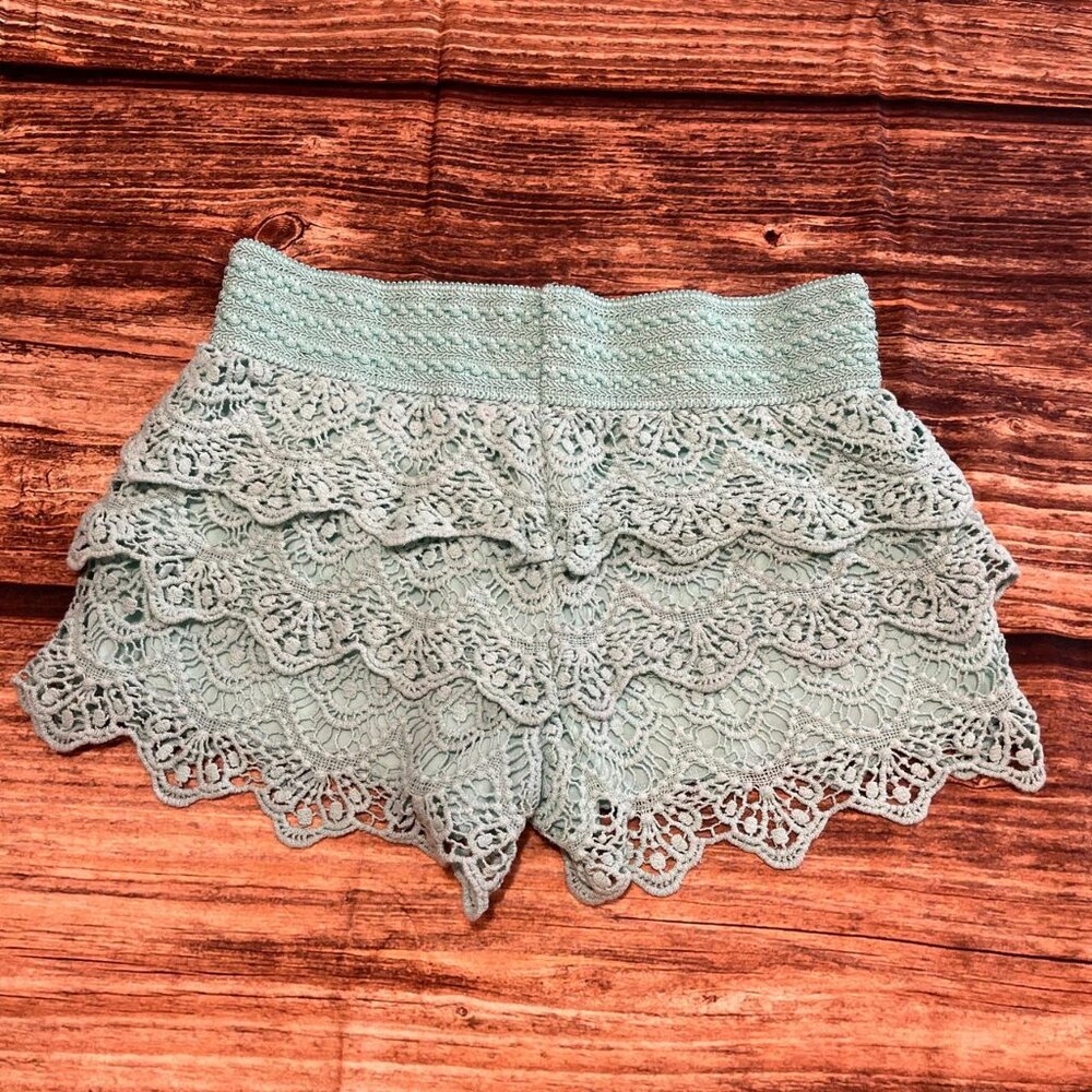 Light teal crochet like shorts with ruffle detail. Y2K fashion. - Picture 5 of 5